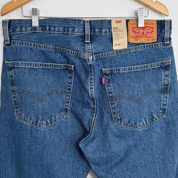 NWT - Men's LEVI's 505™ Regular Straight Leg Blue Jeans W 36 L 30 - Picture 8 of 12